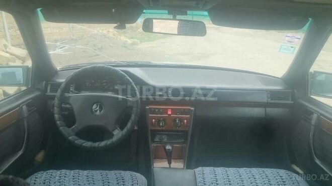 Mercedes E 250 1991, 332,150 km - 2.5 l - Gəncə