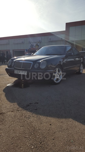 Mercedes E 320 1998, 300,000 km - 3.2 l - Yevlax