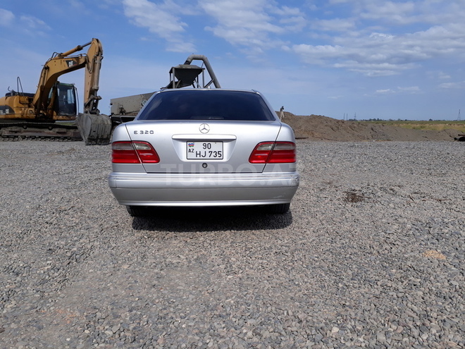 Mercedes E 320 2001, 389,153 km - 3.2 l - İmişli