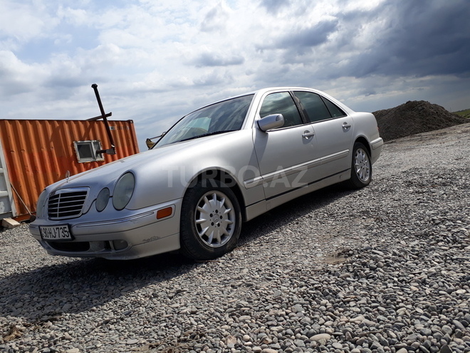Mercedes E 320 2001, 389,153 km - 3.2 l - İmişli