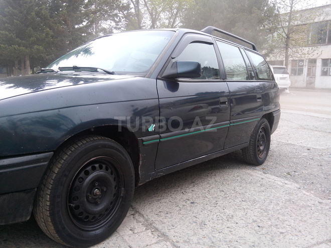 Opel Astra 1993, 250,000 km - 1.6 л - Sumqayıt