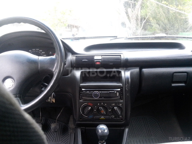Opel Astra 1993, 250,000 km - 1.6 л - Sumqayıt