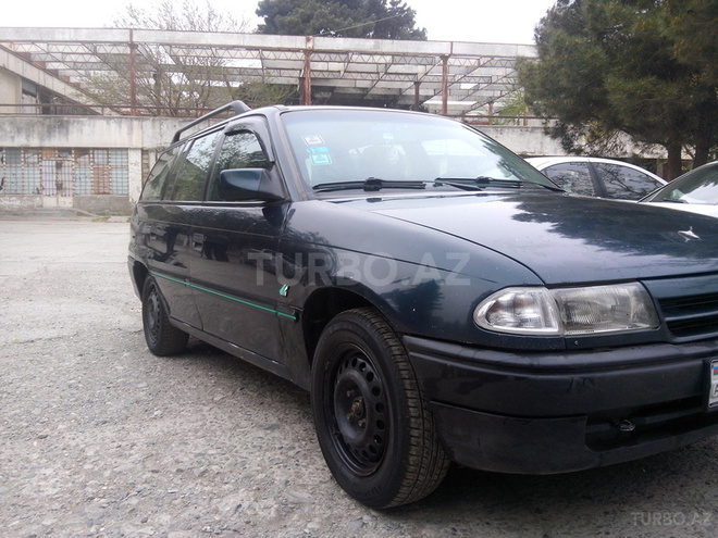 Opel Astra 1993, 250,000 km - 1.6 л - Sumqayıt