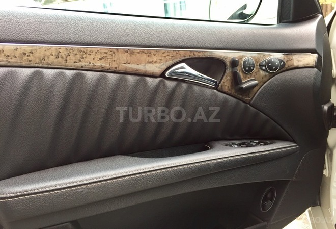 Mercedes E 350 2007, 180,000 km - 3.5 l - Bakı