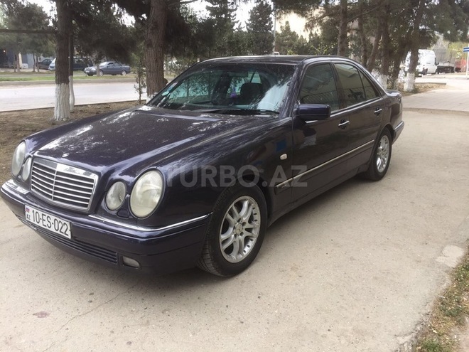 Mercedes E 280 1999, 177,900 km - 2.8 l - Sumqayıt