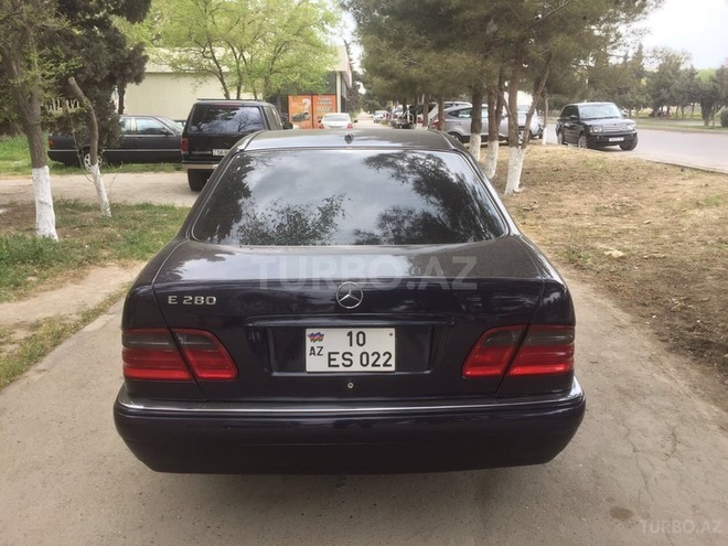 Mercedes E 280 1999, 177,900 km - 2.8 l - Sumqayıt