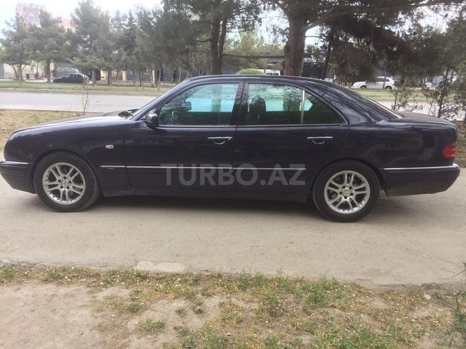 Mercedes E 280 1999, 177,900 km - 2.8 l - Sumqayıt