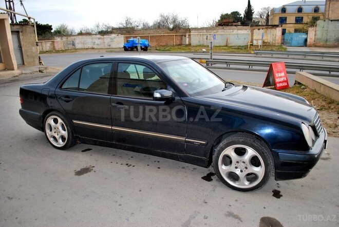 Mercedes E 240 1999, 310,000 km - 2.4 l - Bakı