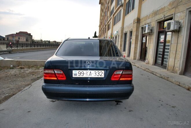Mercedes E 240 1999, 310,000 km - 2.4 l - Bakı