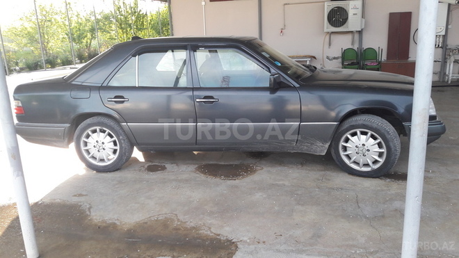 Mercedes E 300 1991, 330,000 km - 3.0 l - Sabirabad
