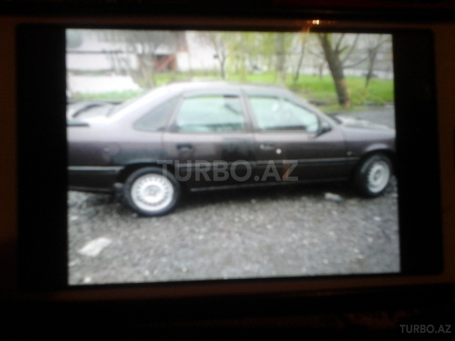 Opel Vectra 1992, 20,000 km - 1.6 l - Qax