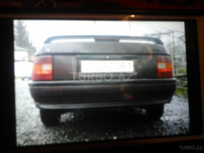 Opel Vectra 1992, 20,000 km - 1.6 l - Qax