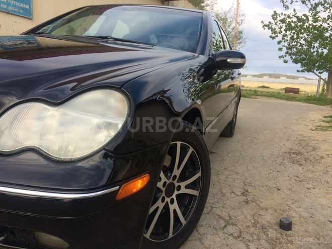 Mercedes C 240 2003, 243,000 km - 2.4 l - Şirvan