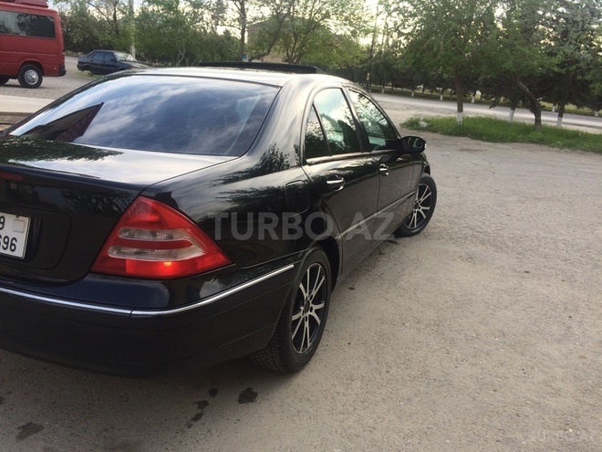 Mercedes C 240 2003, 243,000 km - 2.4 l - Şirvan