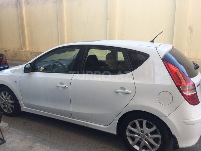 Hyundai i30 2011, 106,900 km - 1.6 л - Bakı