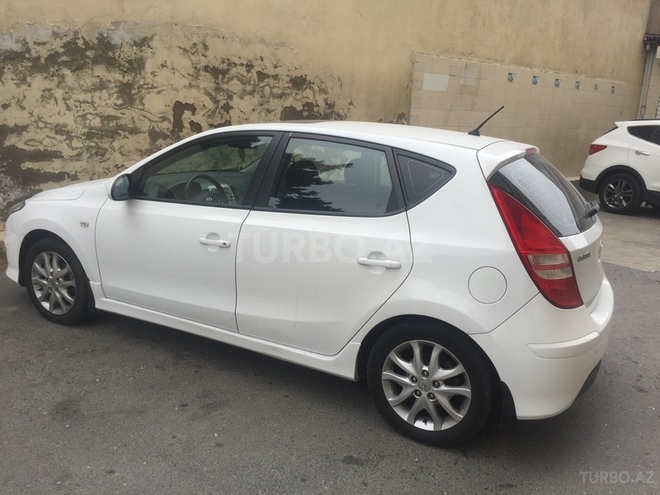 Hyundai i30 2011, 106,900 km - 1.6 л - Bakı
