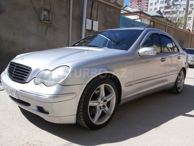 Mercedes C 200 2001, 260,000 km - 2.0 л - Bakı