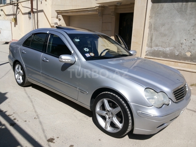 Mercedes C 200 2001, 260,000 km - 2.0 л - Bakı