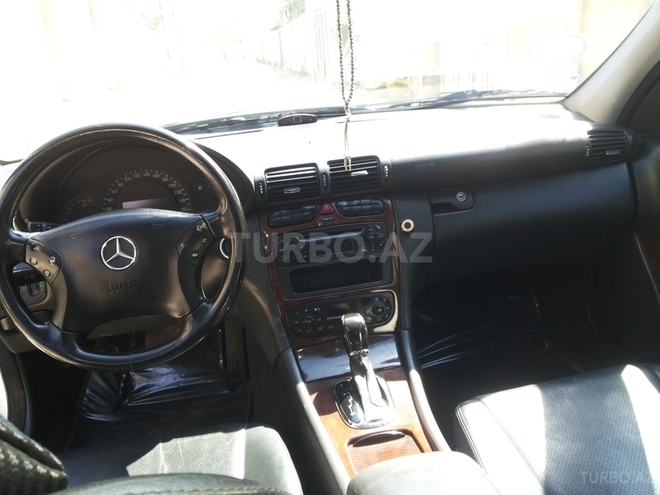 Mercedes C 200 2001, 260,000 km - 2.0 л - Bakı