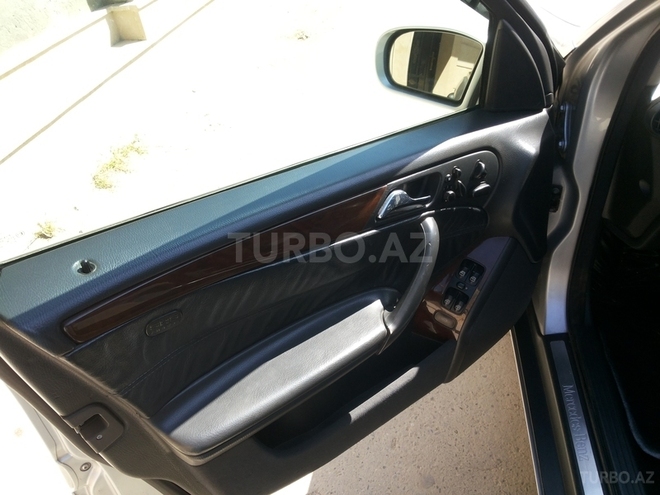 Mercedes C 200 2001, 260,000 km - 2.0 л - Bakı
