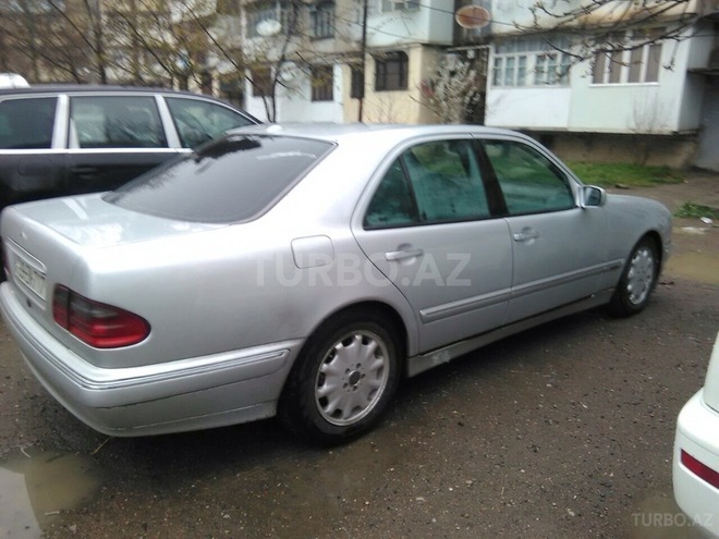 Mercedes E 220 1997, 350,000 km - 3.0 l - Göygöl