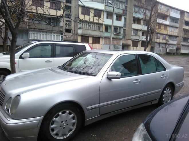 Mercedes E 220 1997, 350,000 km - 3.0 l - Göygöl