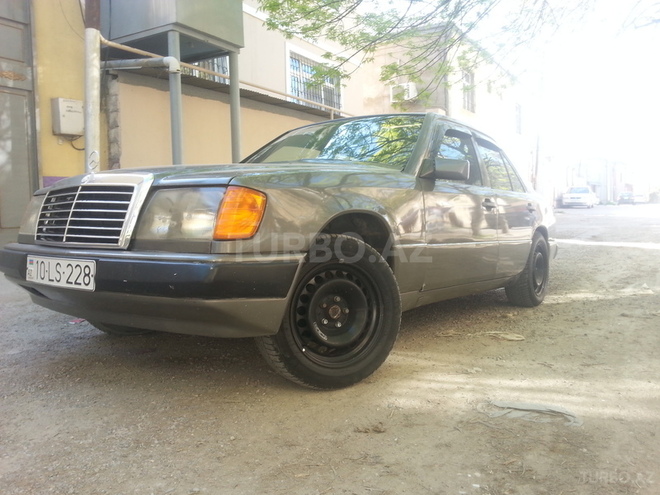 Mercedes E 250 1989, 350,000 km - 2.5 l - Bakı
