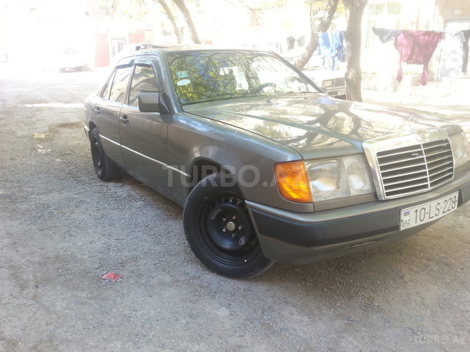 Mercedes E 250 1989, 350,000 km - 2.5 l - Bakı