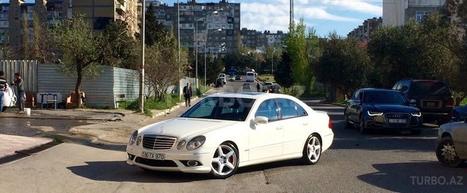 Mercedes E 350 2007, 180,000 km - 3.5 l - Bakı