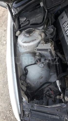 BMW 728 1997, 290,000 km - 0.3 l - Bakı