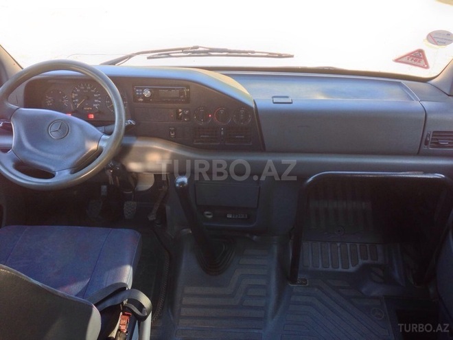 Mercedes Sprinter 208 1997, 430,057 km - 2.3 л - Qusar