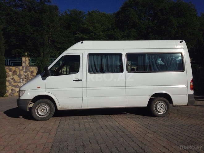 Mercedes Sprinter 208 1997, 430,057 km - 2.3 л - Qusar