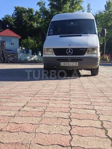 Mercedes Sprinter 208 1997, 430,057 km - 2.3 л - Qusar