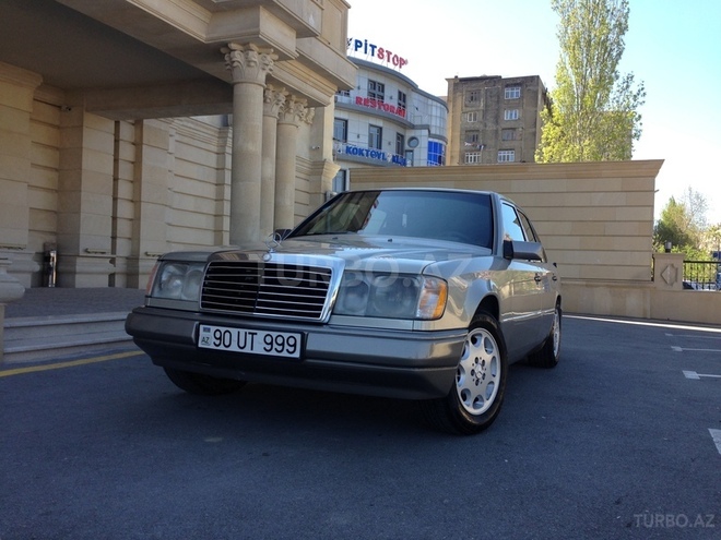 Mercedes E 200 1990, 300,000 km - 2.2 l - Bakı