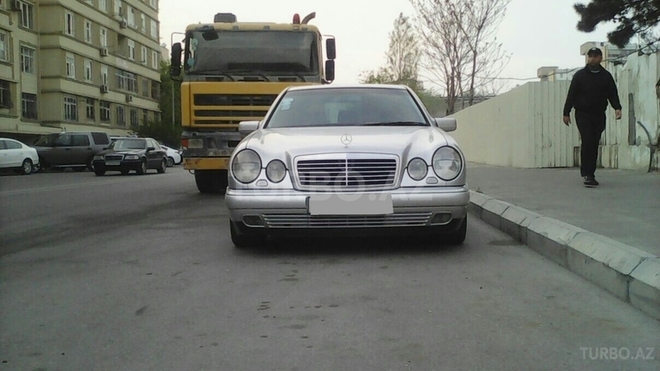 Mercedes E 220 1998, 380,000 km - 2.2 l - Bakı