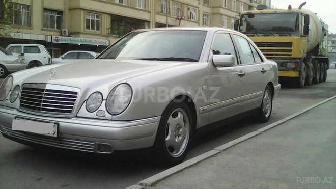 Mercedes E 220 1998, 380,000 km - 2.2 l - Bakı