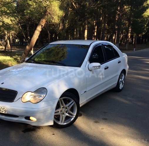 Mercedes C 220 2001, 230,000 km - 2.1 l - Sumqayıt