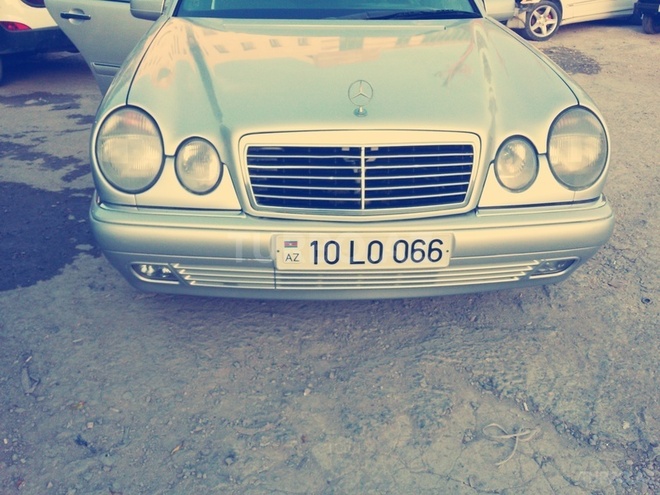 Mercedes E 240 1998, 257,000 km - 2.4 l - Bakı