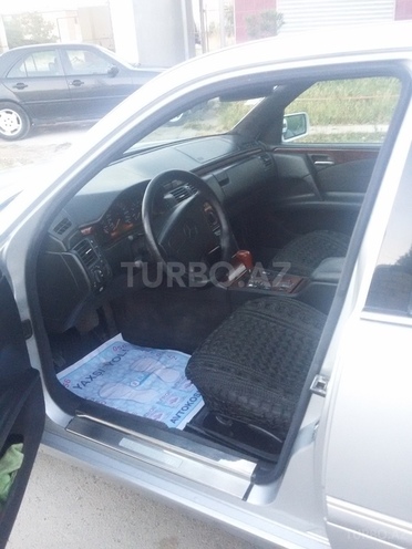 Mercedes E 240 1998, 257,000 km - 2.4 l - Bakı