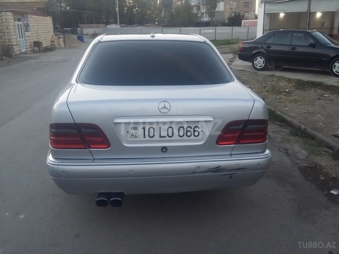 Mercedes E 240 1998, 257,000 km - 2.4 l - Bakı