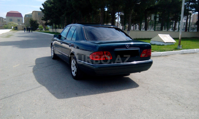 Mercedes E 220 1998, 390,000 km - 2.2 l - Bakı