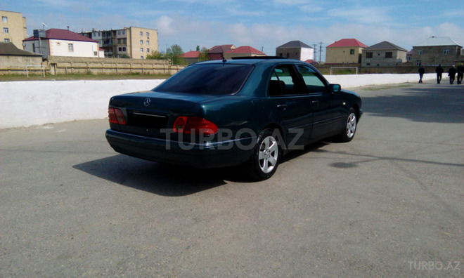 Mercedes E 220 1998, 390,000 km - 2.2 l - Bakı