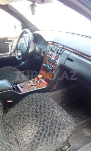 Mercedes E 220 1998, 390,000 km - 2.2 l - Bakı