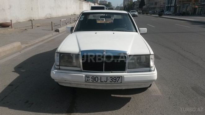 Mercedes E 200 1992, 176,000 km - 2.0 л - Bakı