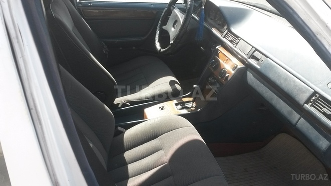 Mercedes E 200 1992, 176,000 km - 2.0 л - Bakı