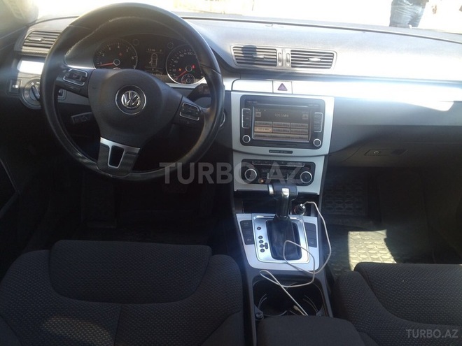 Volkswagen Passat 2011, 110,379 km - 1.8 л - Bakı