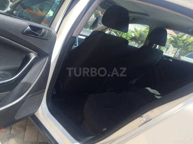 Volkswagen Passat 2011, 110,379 km - 1.8 л - Bakı
