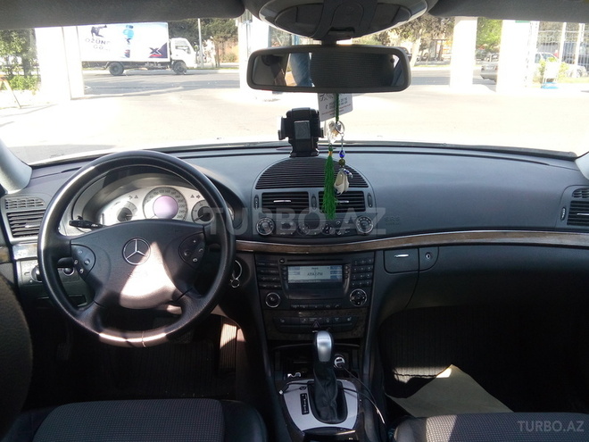 Mercedes E 270 2003, 270,000 km - 2.7 l - Bakı