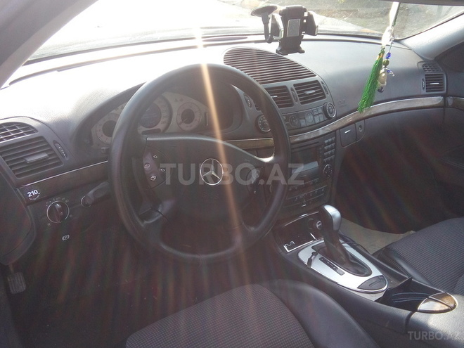 Mercedes E 270 2003, 270,000 km - 2.7 l - Bakı
