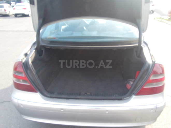 Mercedes E 270 2003, 270,000 km - 2.7 l - Bakı